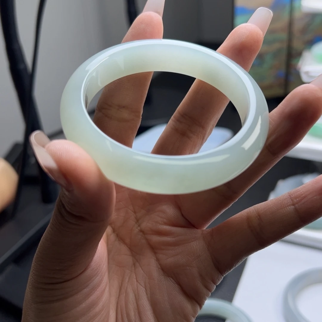 C***r翡翠未镶嵌手镯55正圈