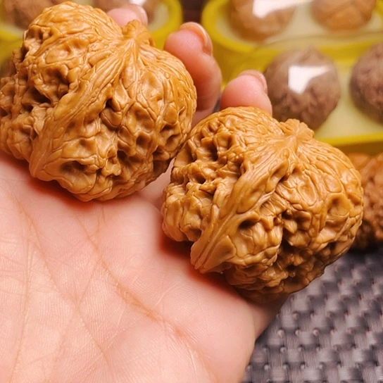 文玩核桃闷墩43尺一对