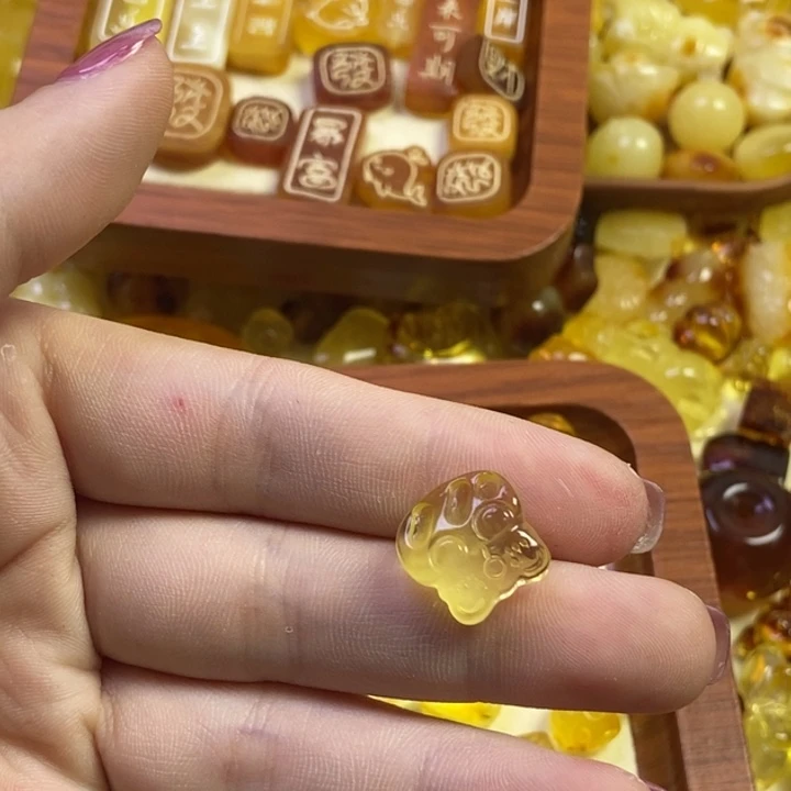 橄榄核吊坠小熊饼干