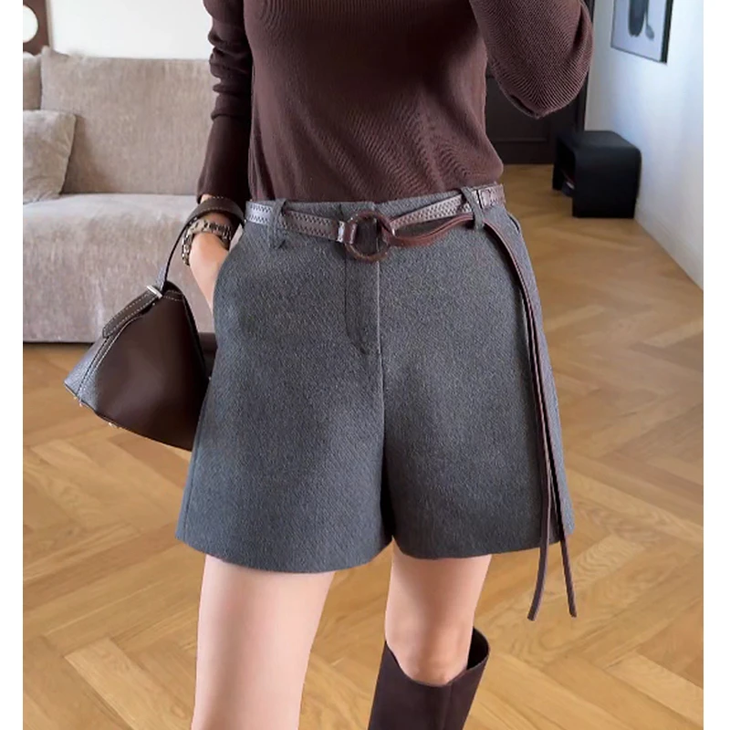 【一比Eby】设计感毛呢女柔软高腰配腰带短裤秋冬撞色新款251506#