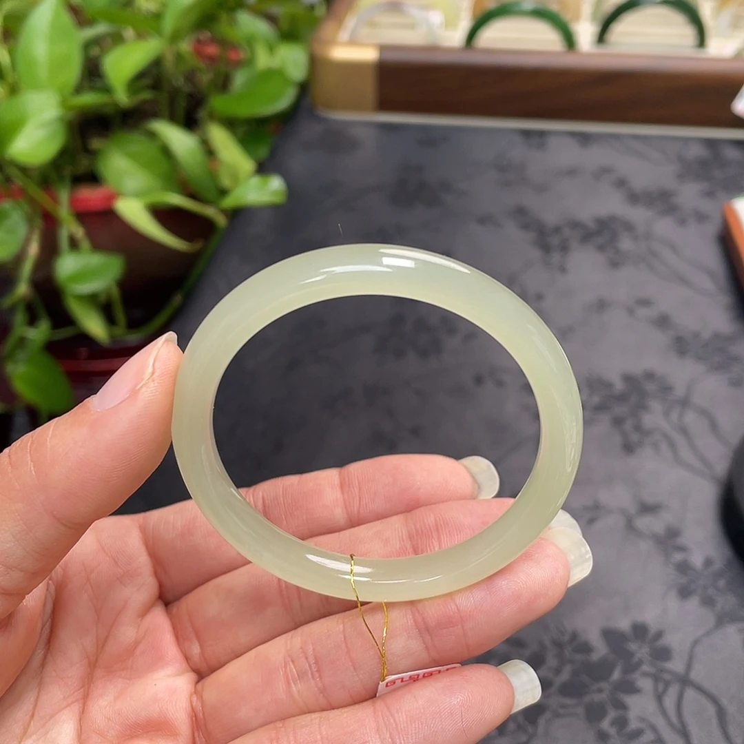 和田玉未镶嵌手镯-冰晴水