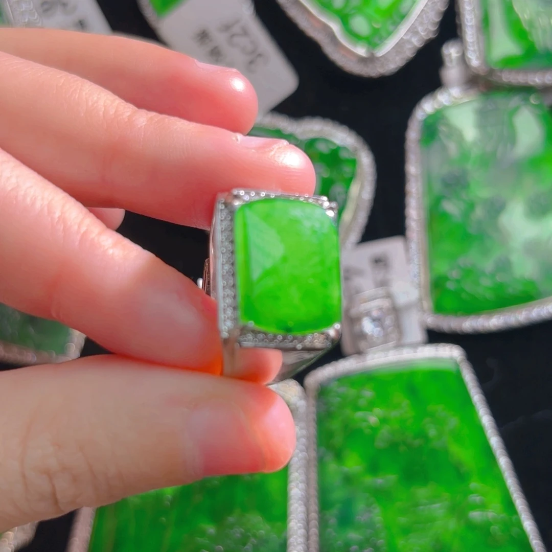 翡翠颈饰银S925镶嵌马鞍