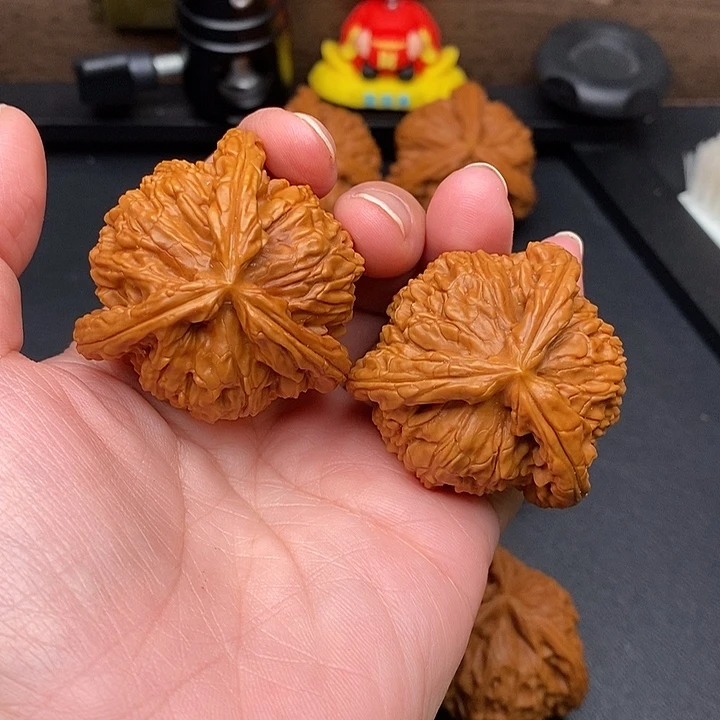 过***1把件文玩核桃白奔