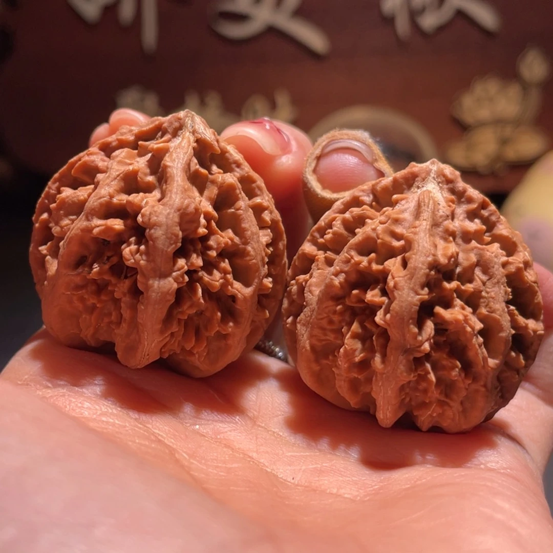 文玩核桃吊坠楸八棱35