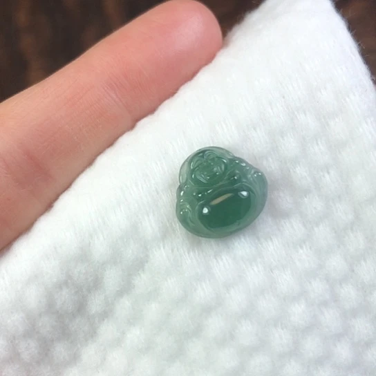 翡翠未镶嵌颈饰缅甸A货，每天下午1点半开播