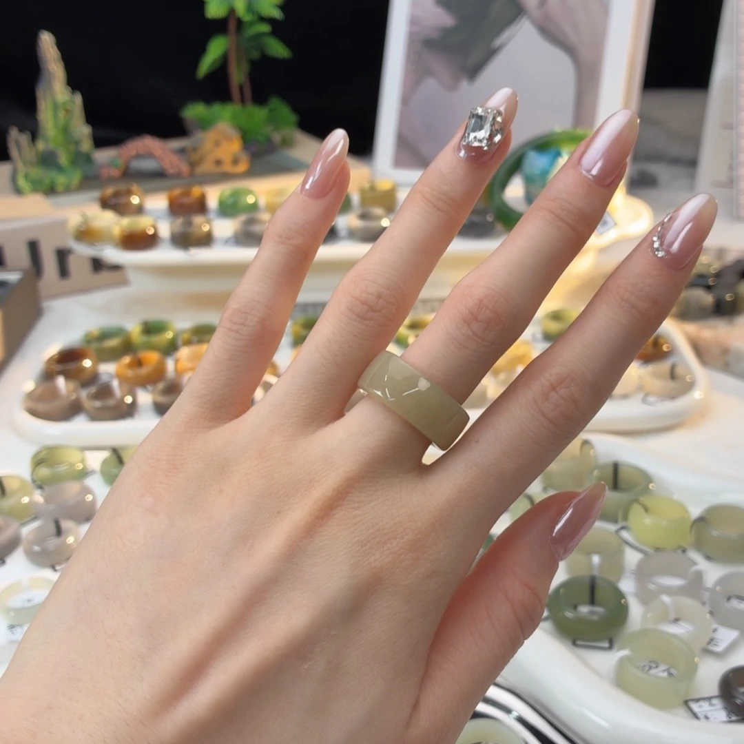 和田玉（糖玉）未镶嵌戒指z62奶糖直切16.5