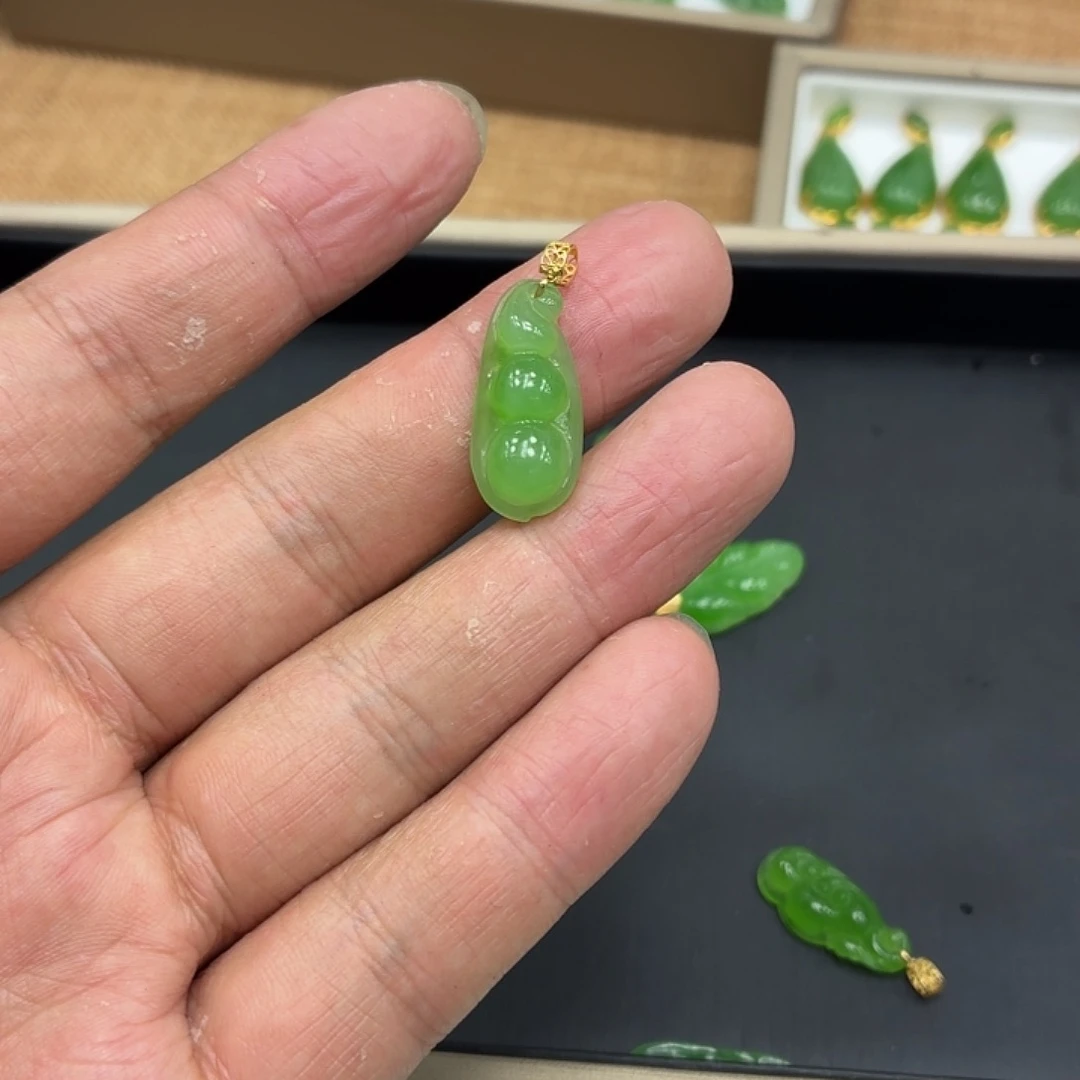 和田玉18K金镶嵌颈饰