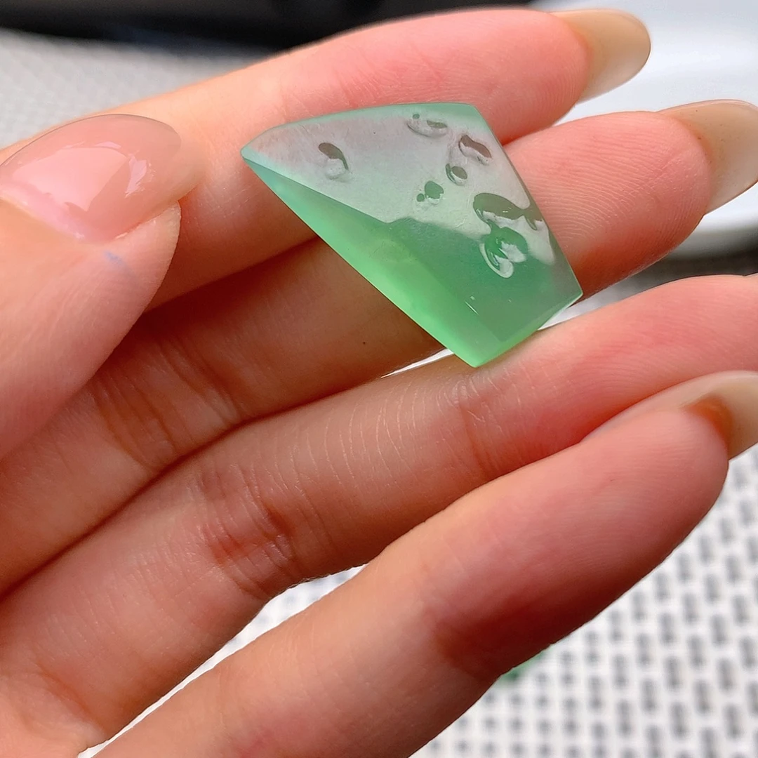 定制翡翠未镶嵌不退不换