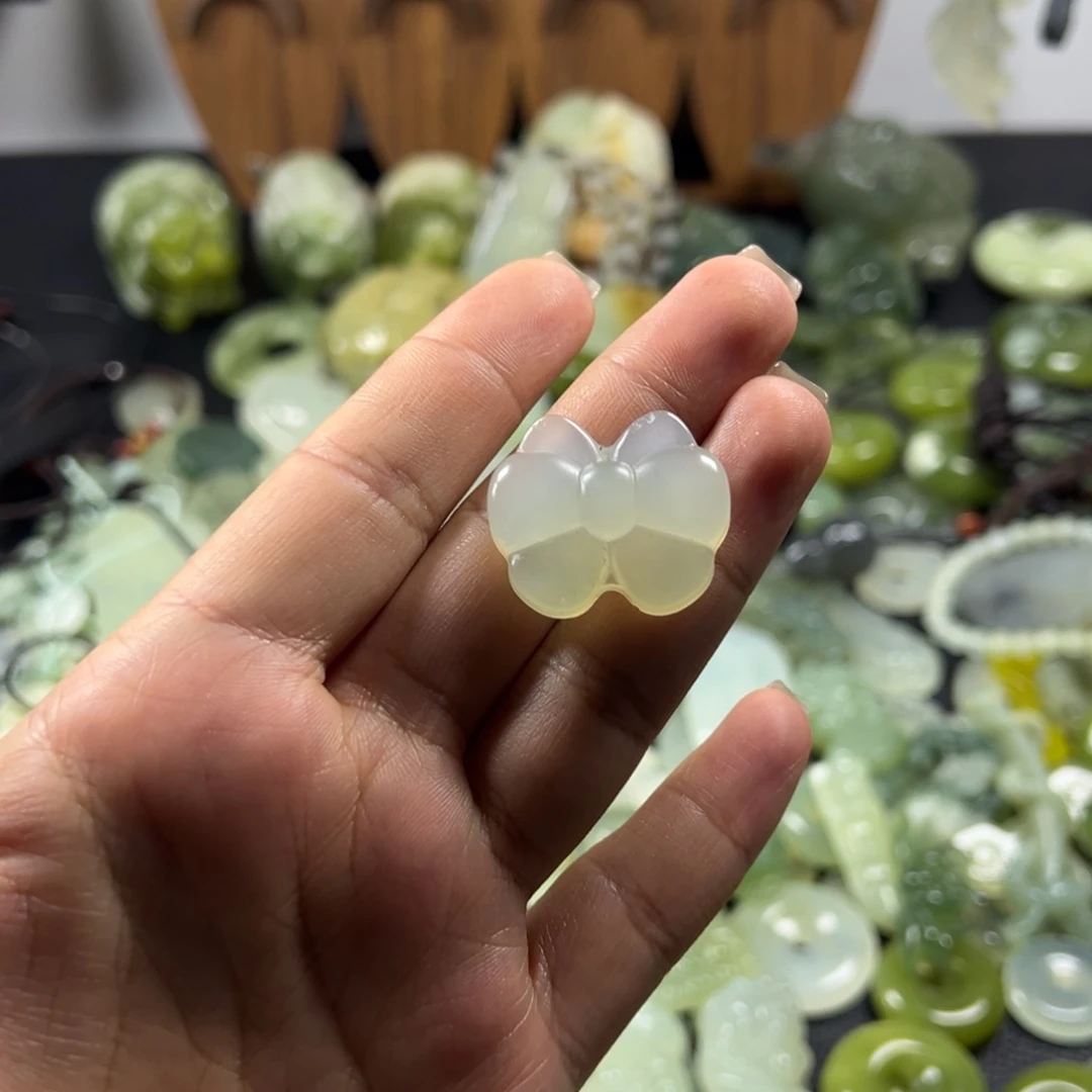 岫玉未镶嵌吊坠(不含链)