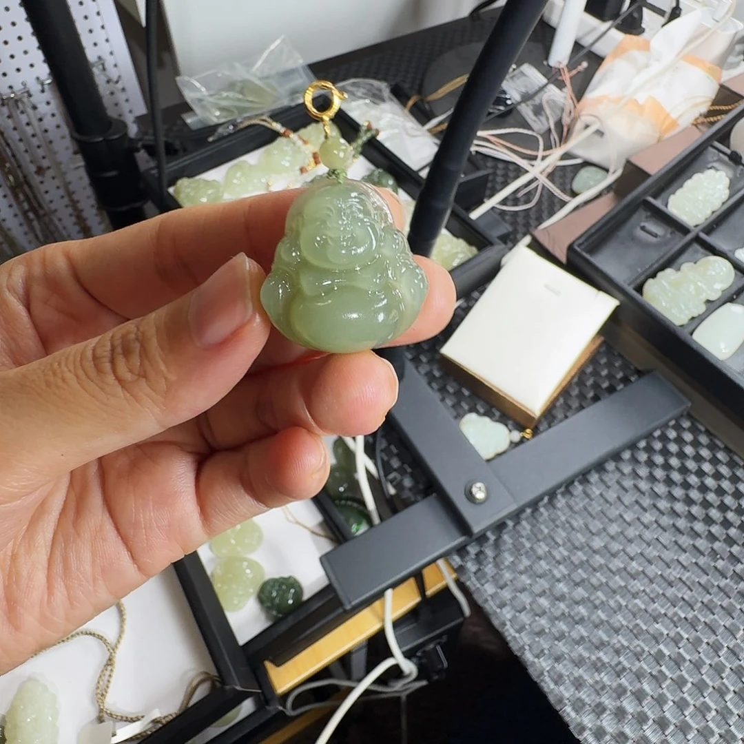 m***和田玉未镶嵌颈饰