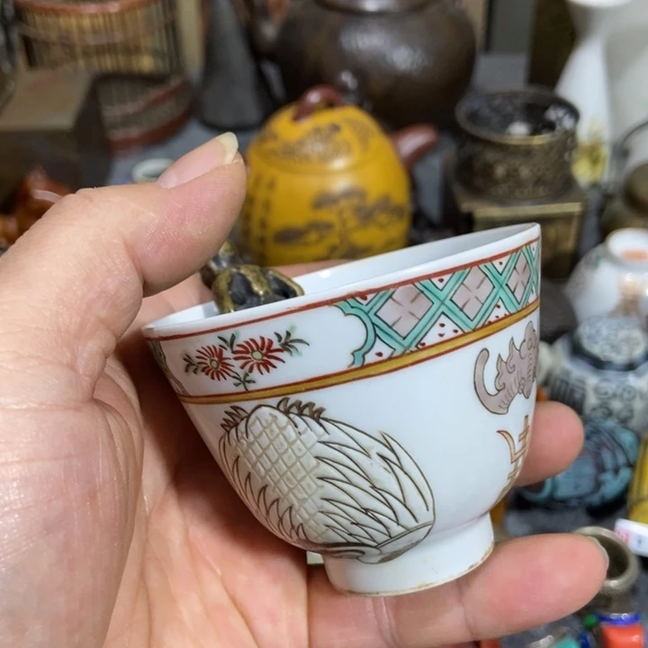 收***领陶瓷小摆件等多种产品