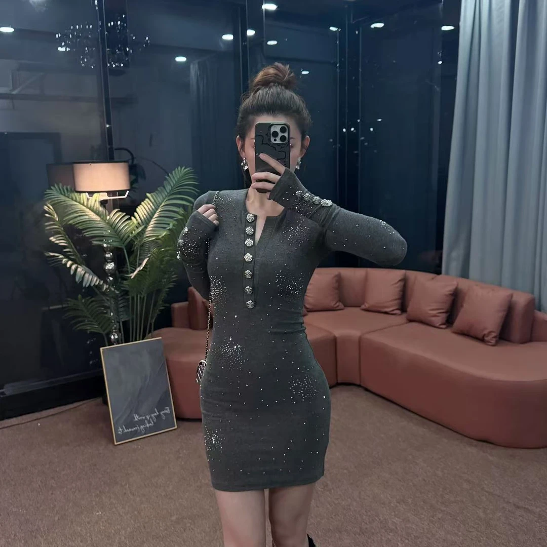 专属【Gouya】法式冷灰色连衣裙女早春秋冬季2025满天星包臀裙女