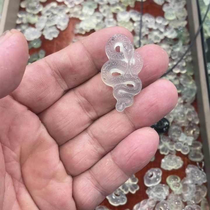 蛇纹石玉合金颈饰