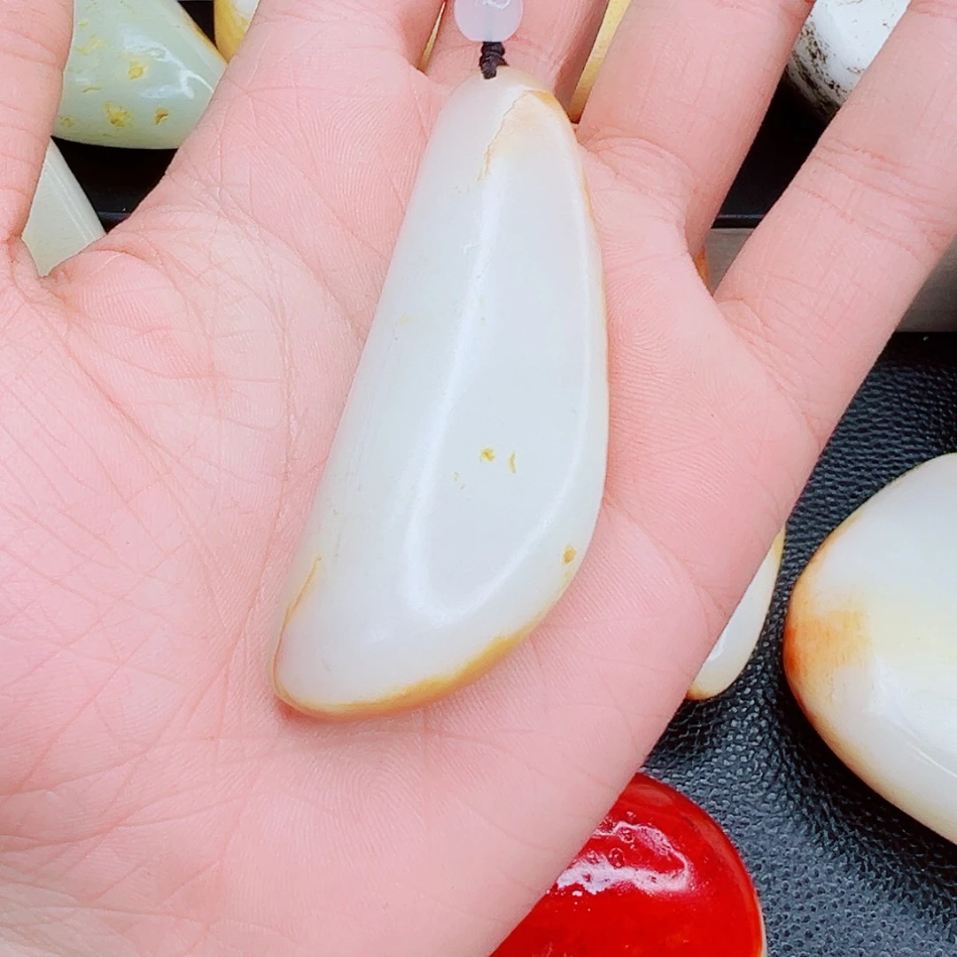 和田玉未镶嵌挂件