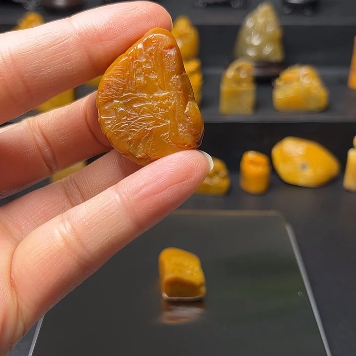 启***程印石寿山石寿山田黄石薄意摆件