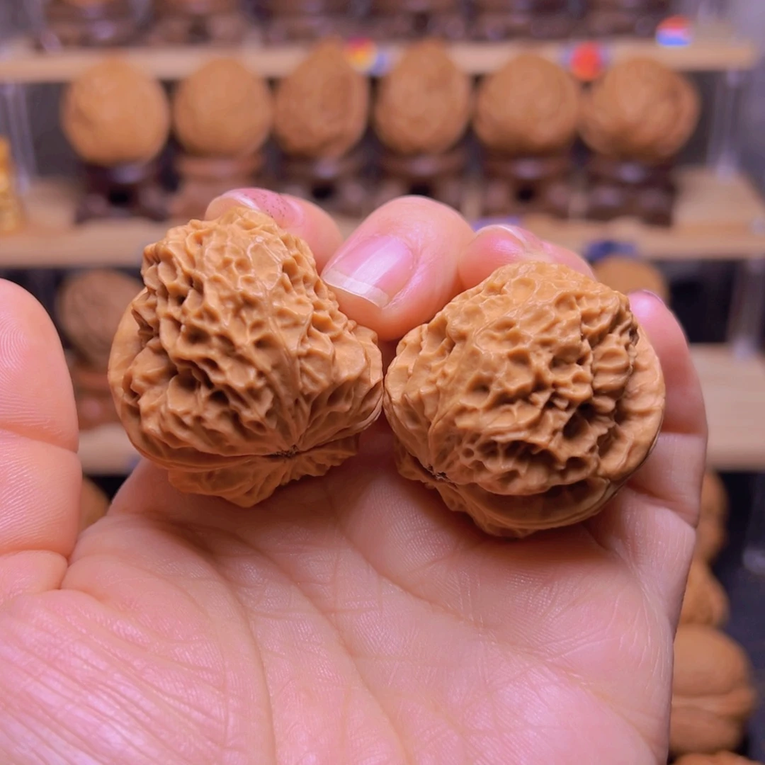 文玩核桃吊坠45w珊瑚纹蛤蟆头38尺