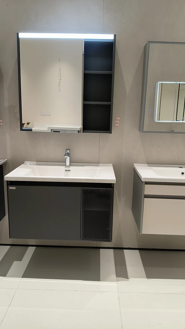 现代风80公分柜带智能镜