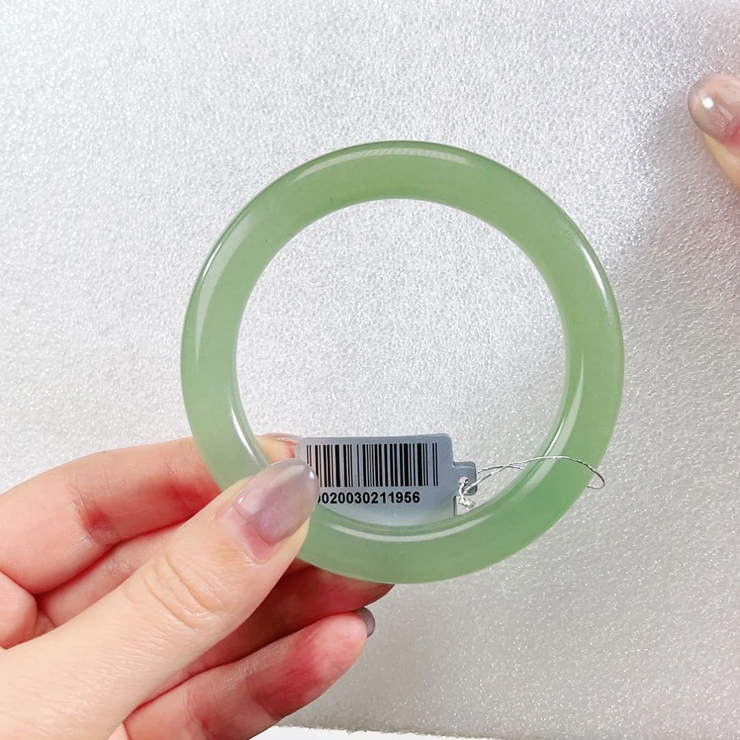 石英质玉手镯未镶嵌老****音