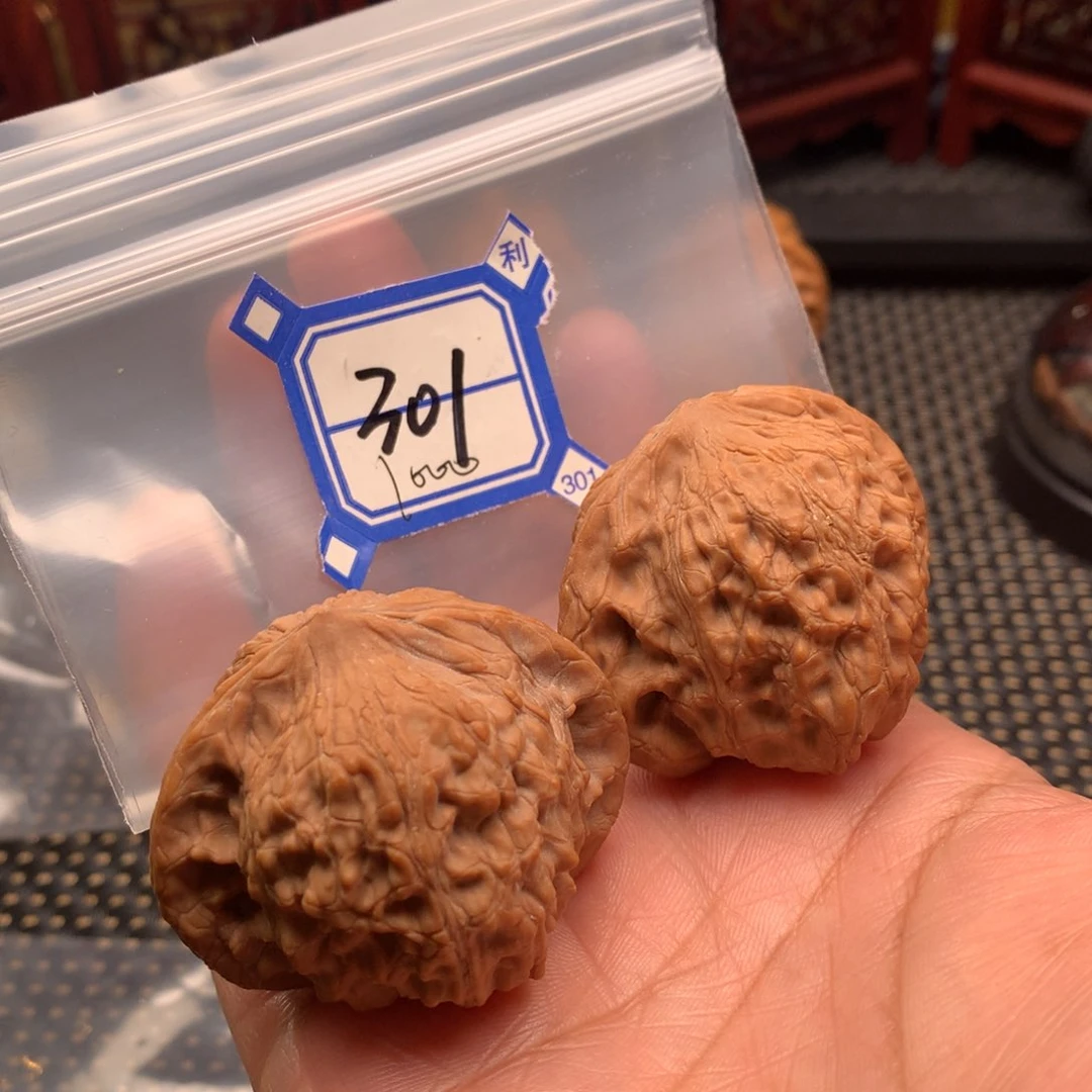 文玩核桃吊坠咖****?崔凯44