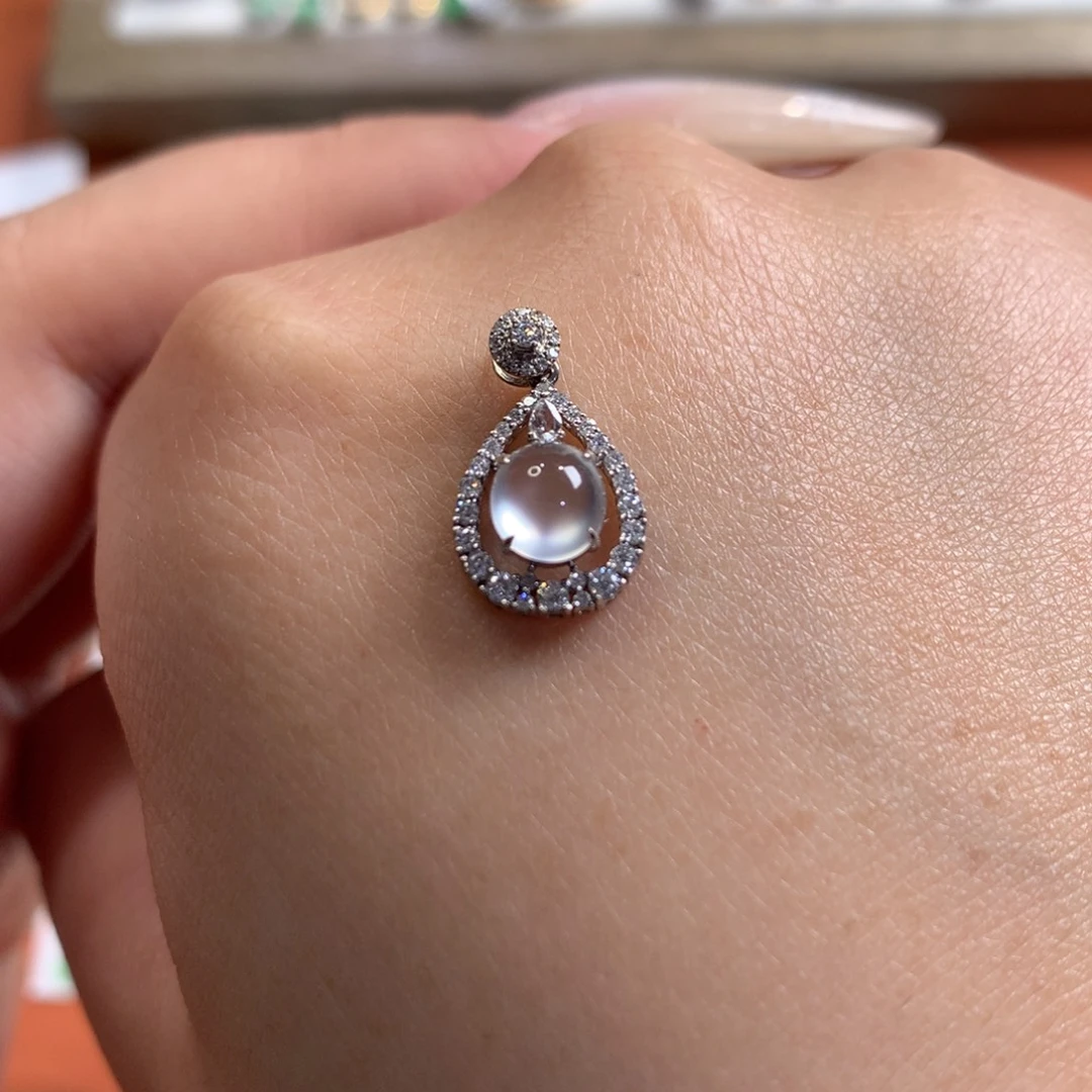 翡翠未镶嵌颈饰水滴蛋面锁骨链