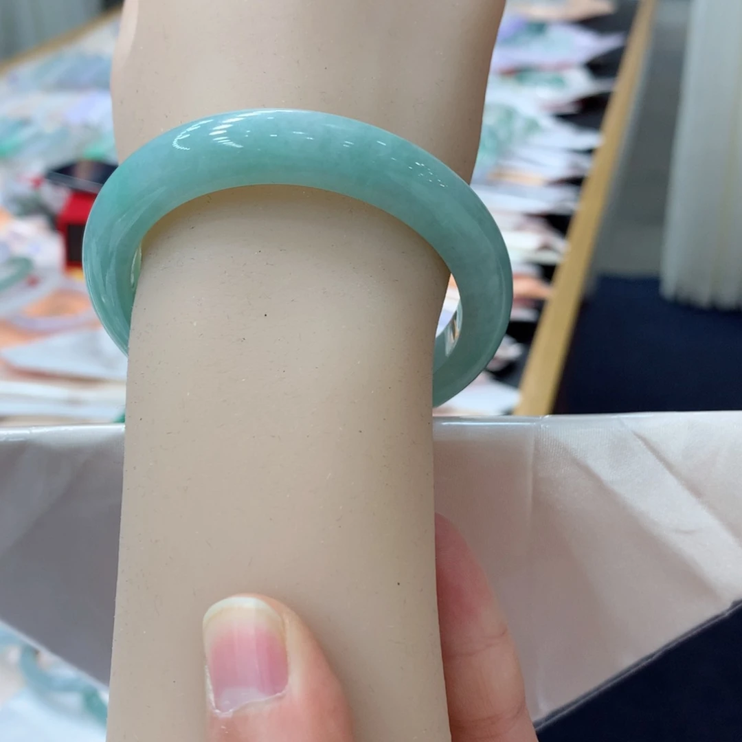 翡翠手镯未镶嵌买断