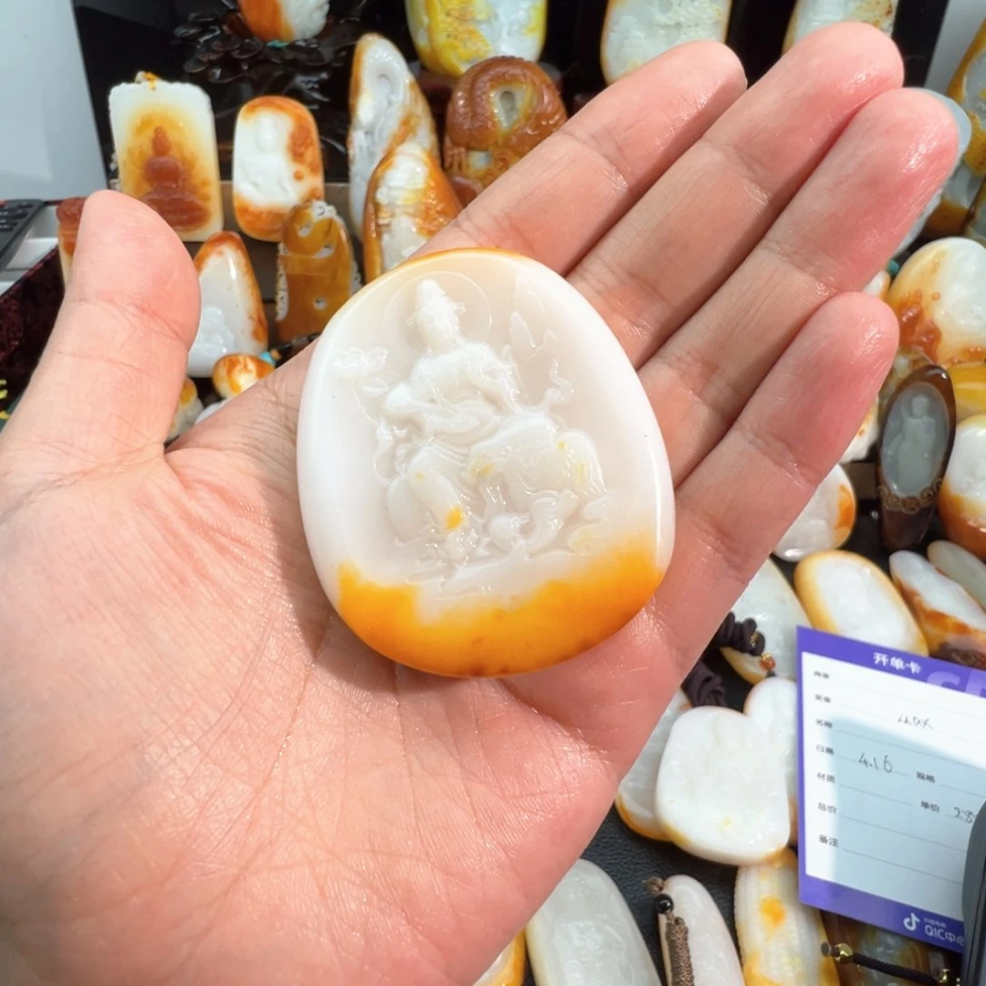 和田玉未镶嵌颈饰M***