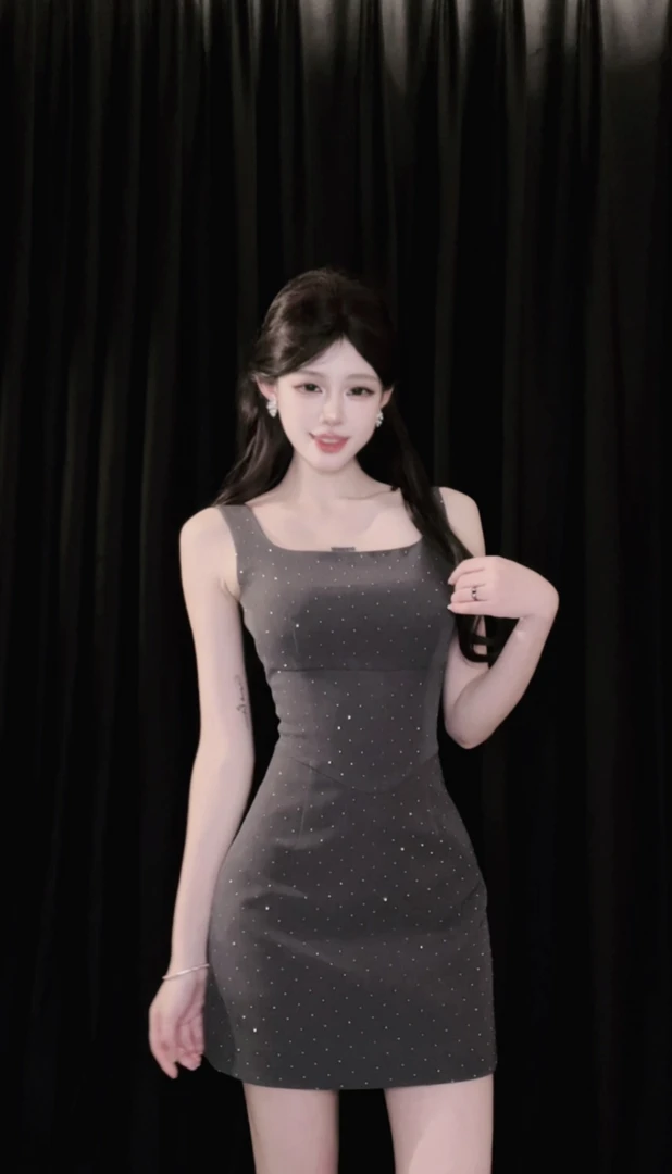 小莹日记【金盏骑士】宽肩带烫钻时尚气质显瘦短款连衣裙QXQHZ52148