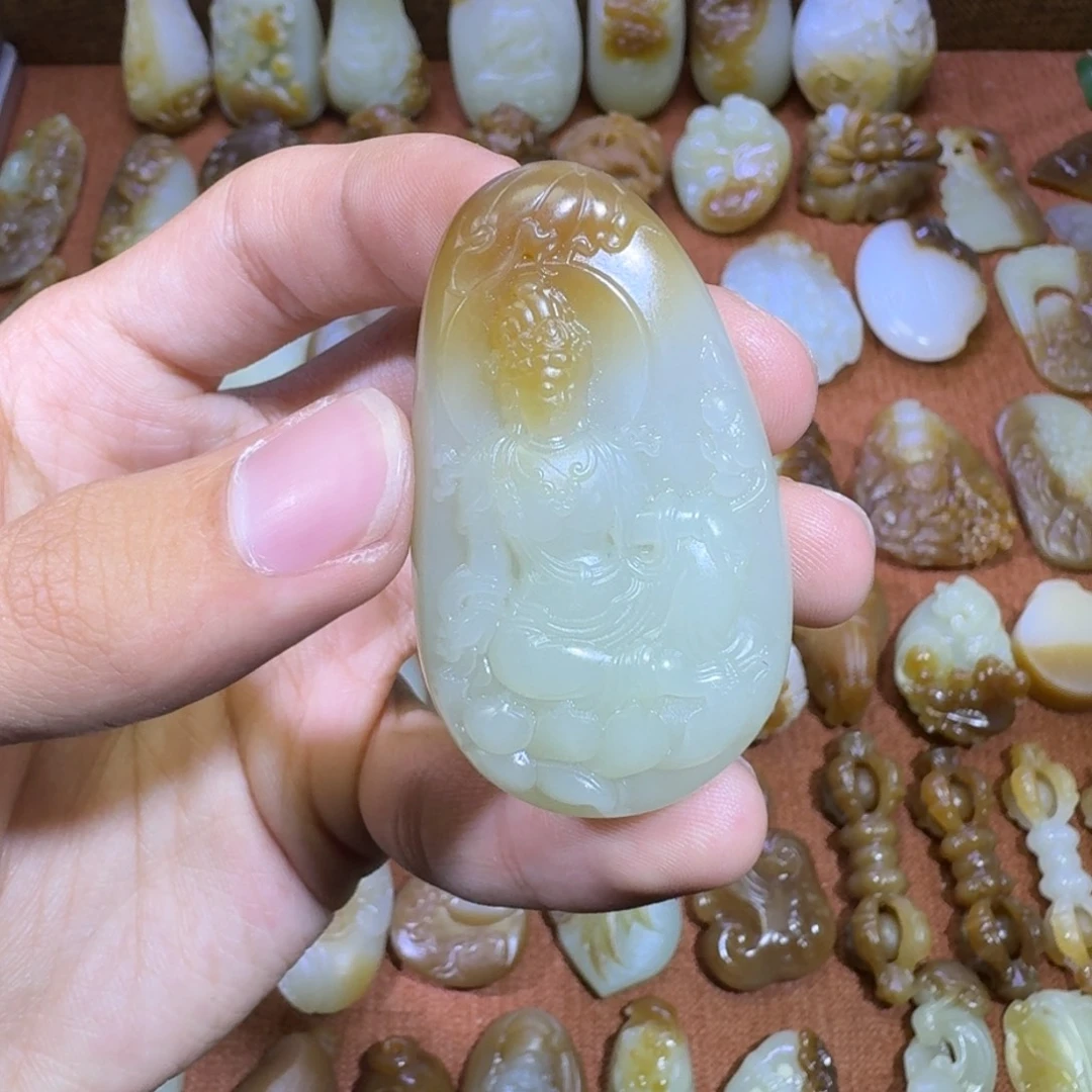 和田玉未镶嵌颈饰