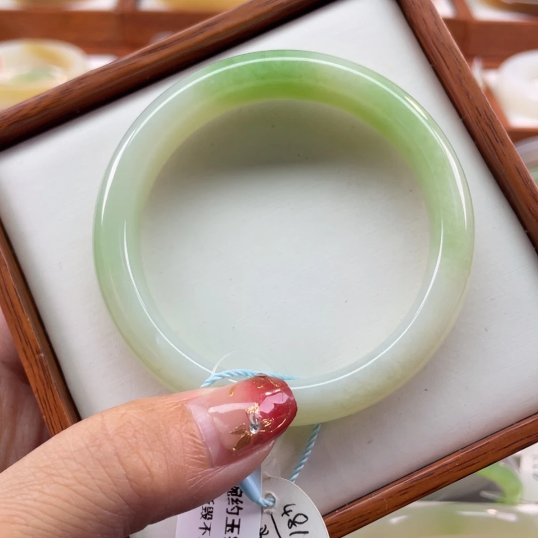 【闪购商品】和田玉手镯未镶嵌54