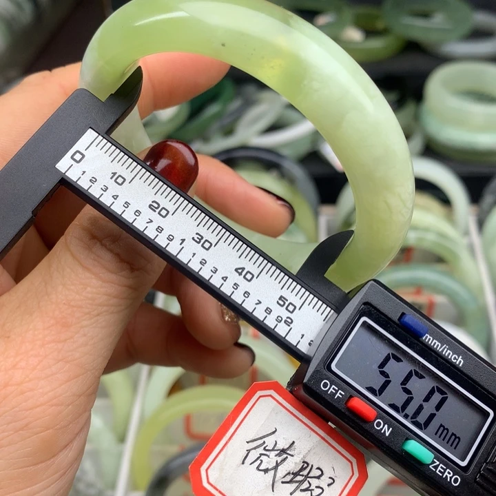 蛇纹石玉未镶嵌手镯1073