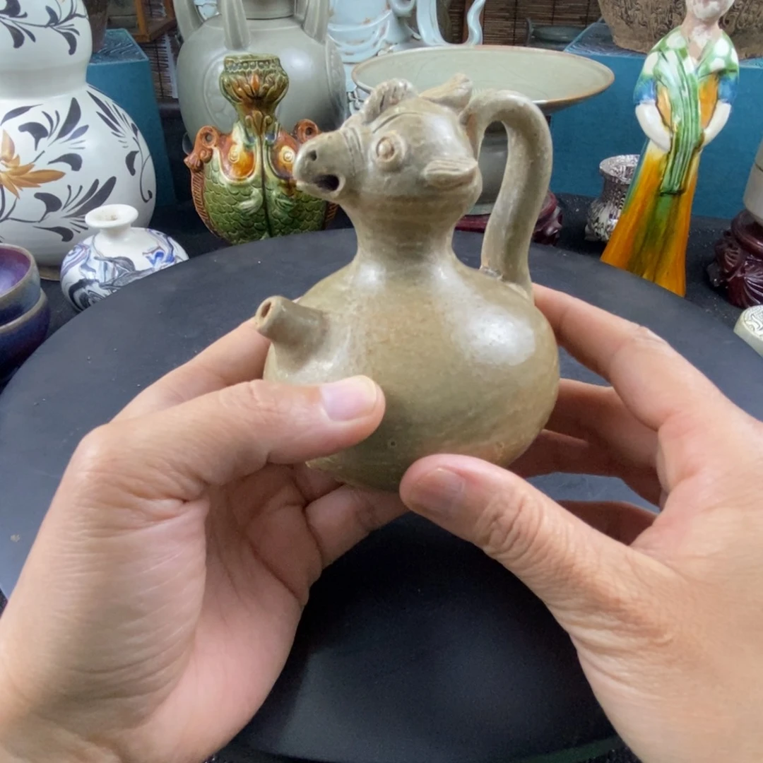 摆件越窑早期的一个鸡首壶