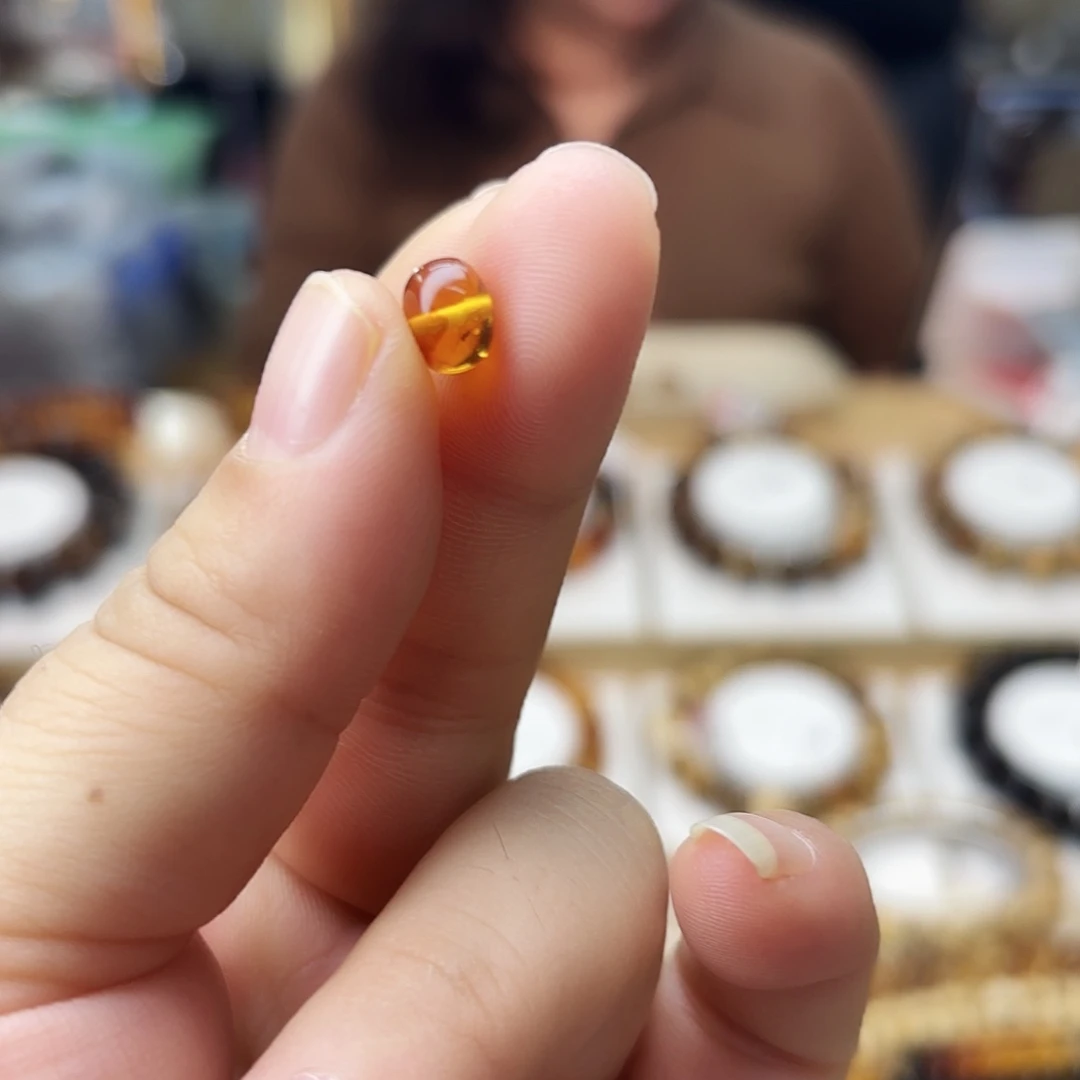 琥珀未镶嵌裸石七虫