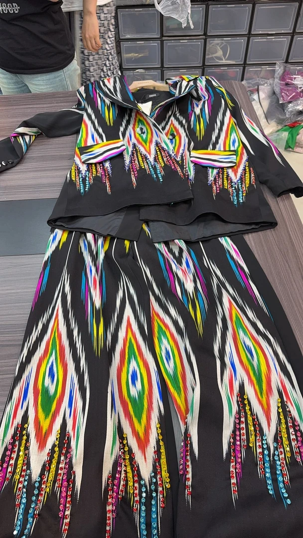 yipak atlas 裤子外套 套装