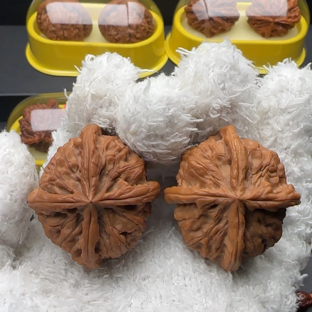 文玩核桃把件玉玺四棱全品44
