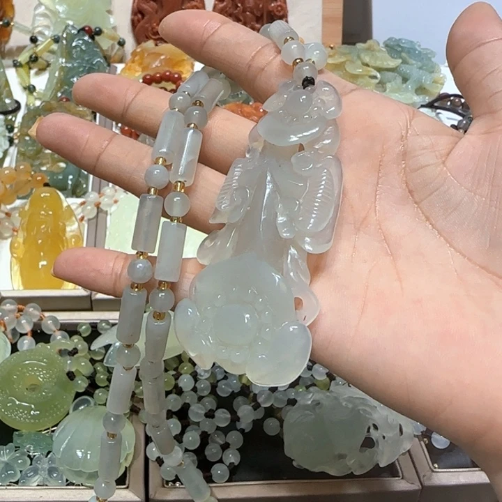蛇纹石玉未镶嵌吊坠