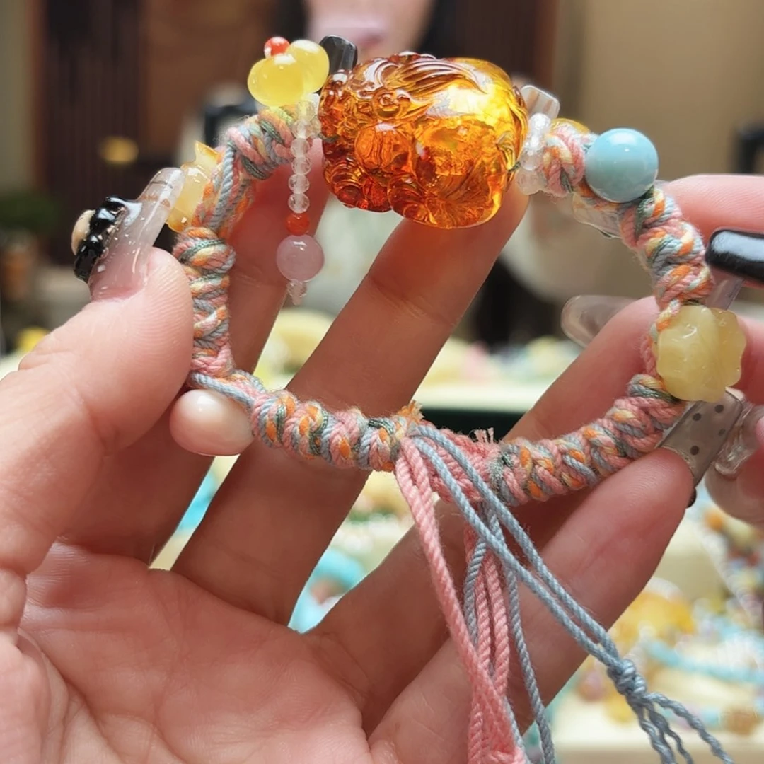 琥珀颈饰未镶嵌琥珀