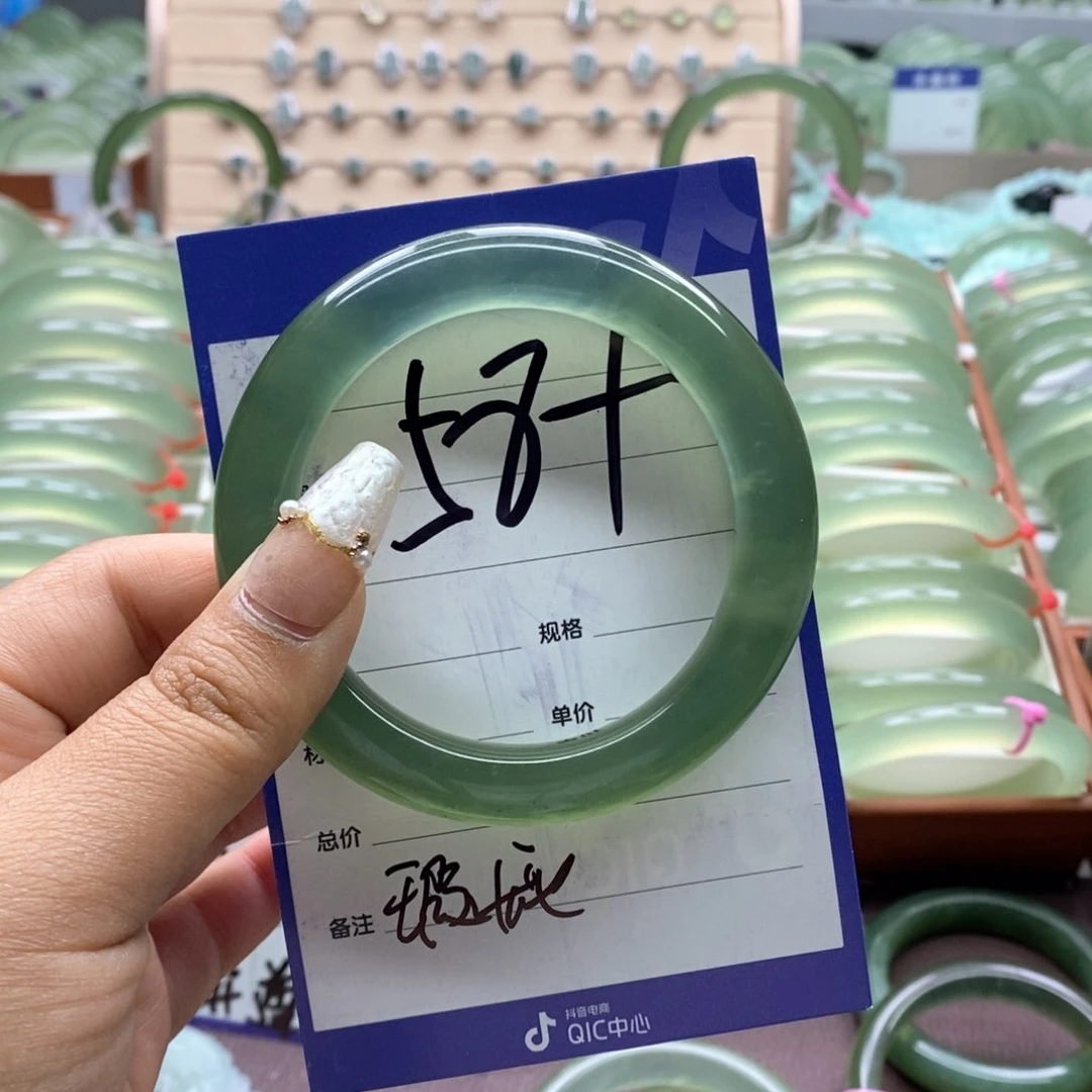 黛***9岫玉未镶嵌手镯手镯