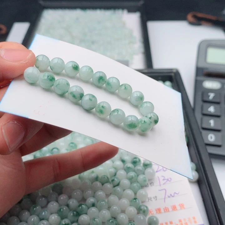 小***柠翡翠未镶嵌手链多样性