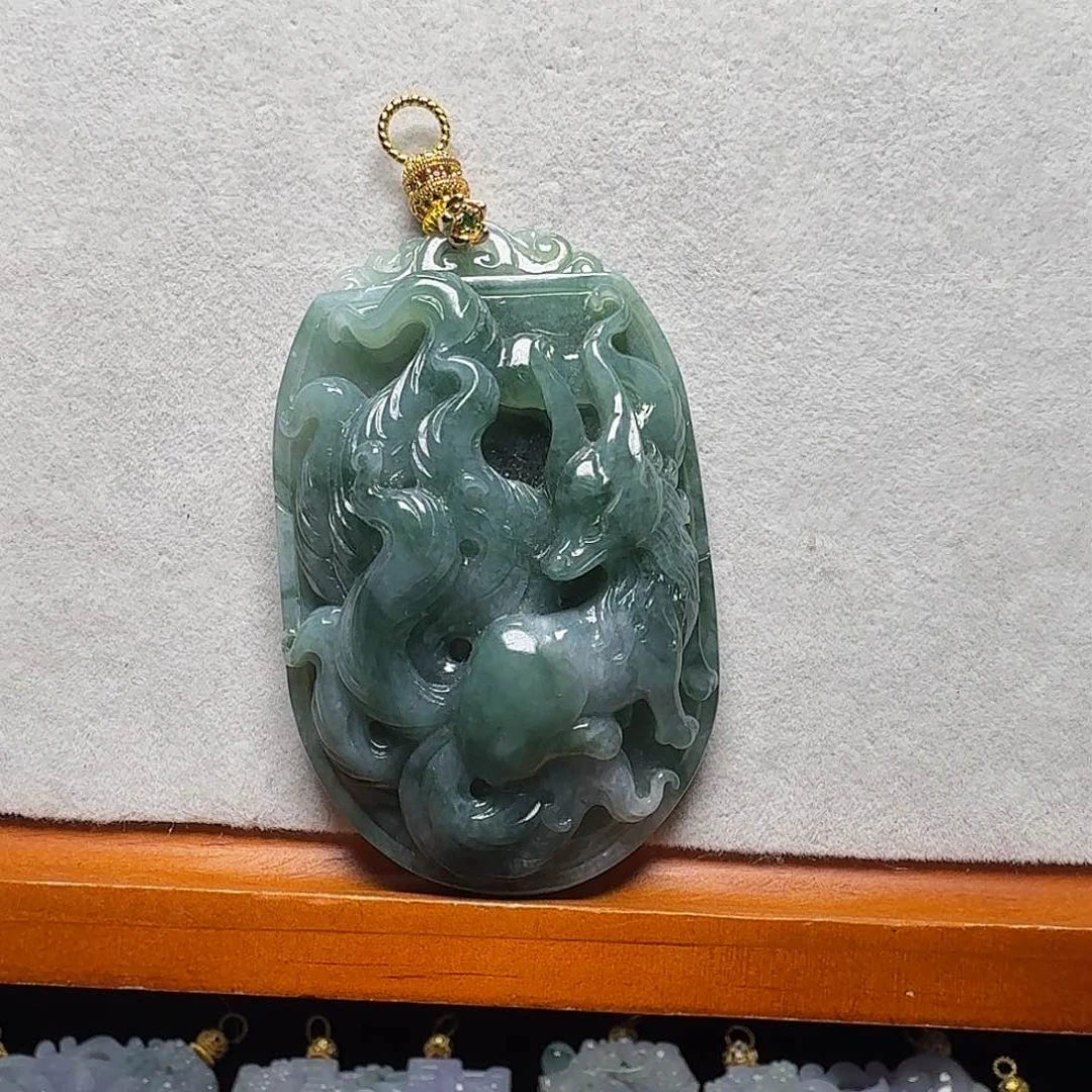 吊坠(赠链)未镶嵌翡翠