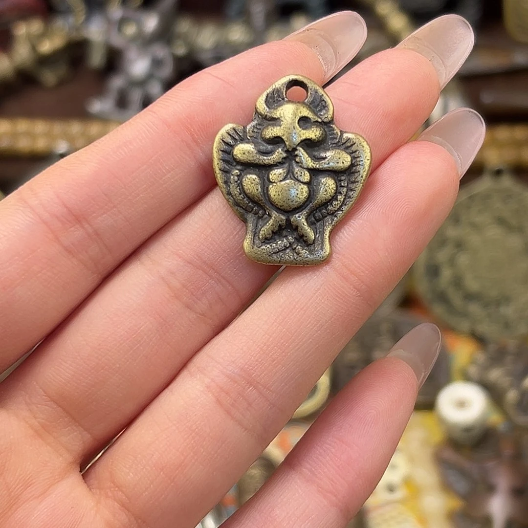 已***己吊坠搭配配配配吊坠