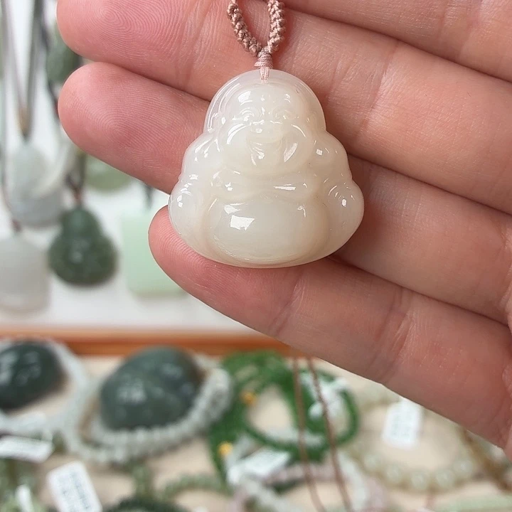 和田玉未镶嵌颈饰藕粉卡30佛公挂件