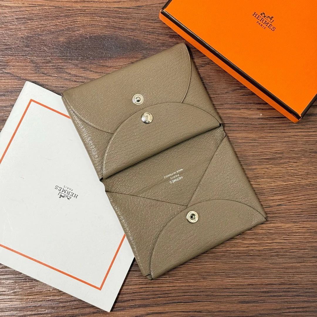 95新 Hermes/爱马仕 银扣 山羊皮 Calvi Duo卡包/685488656