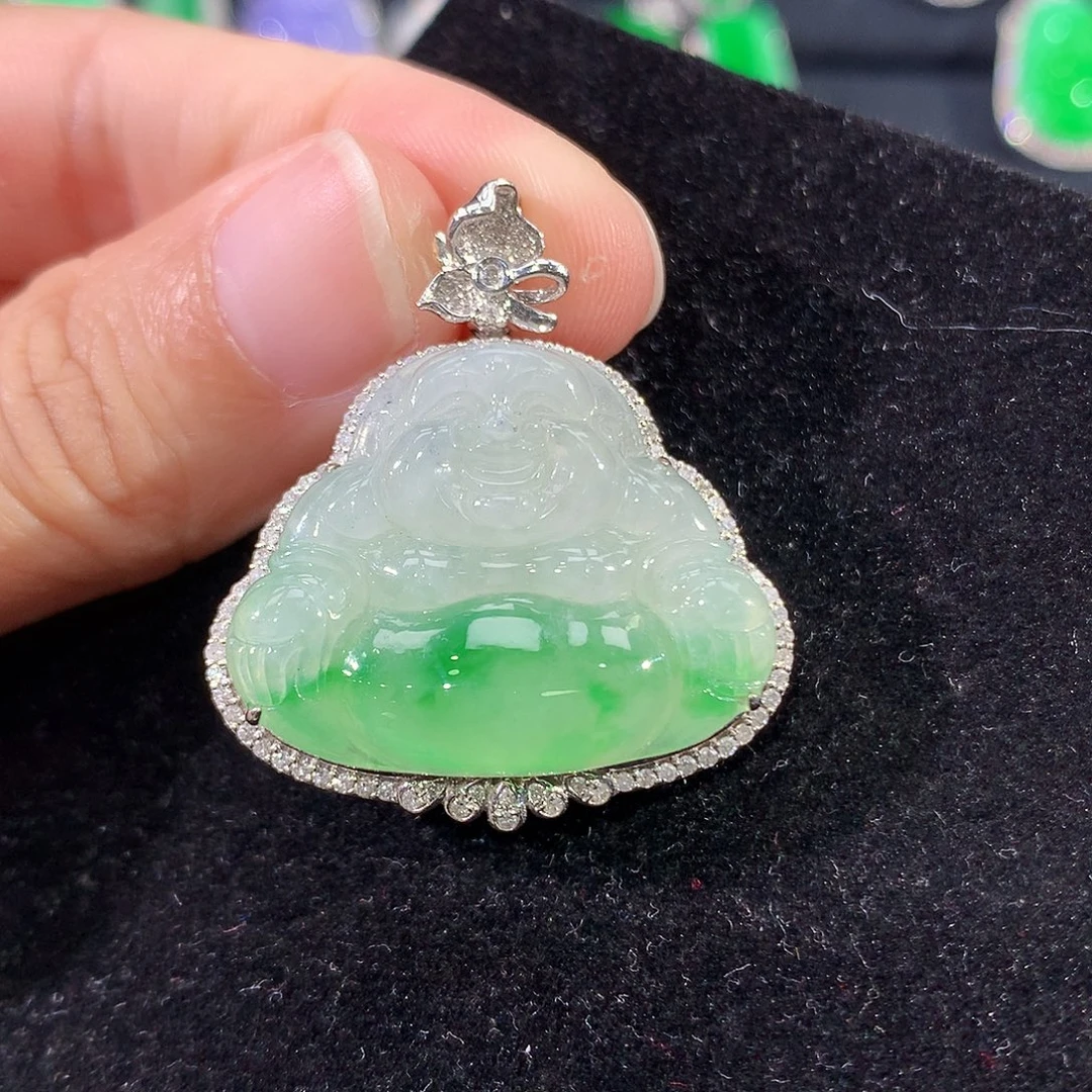 翡翠18K金镶嵌颈饰