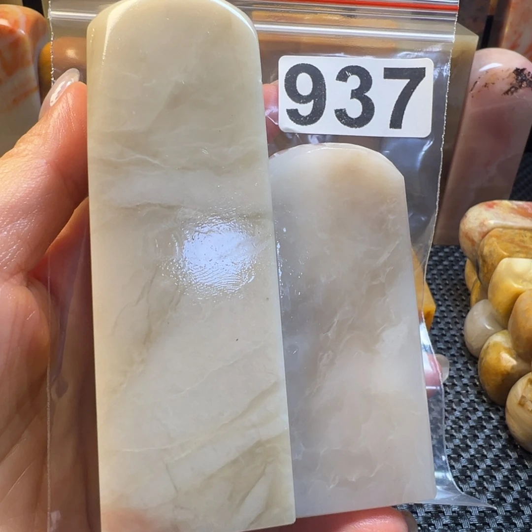 老挝石哈****哈巴林石巴林石