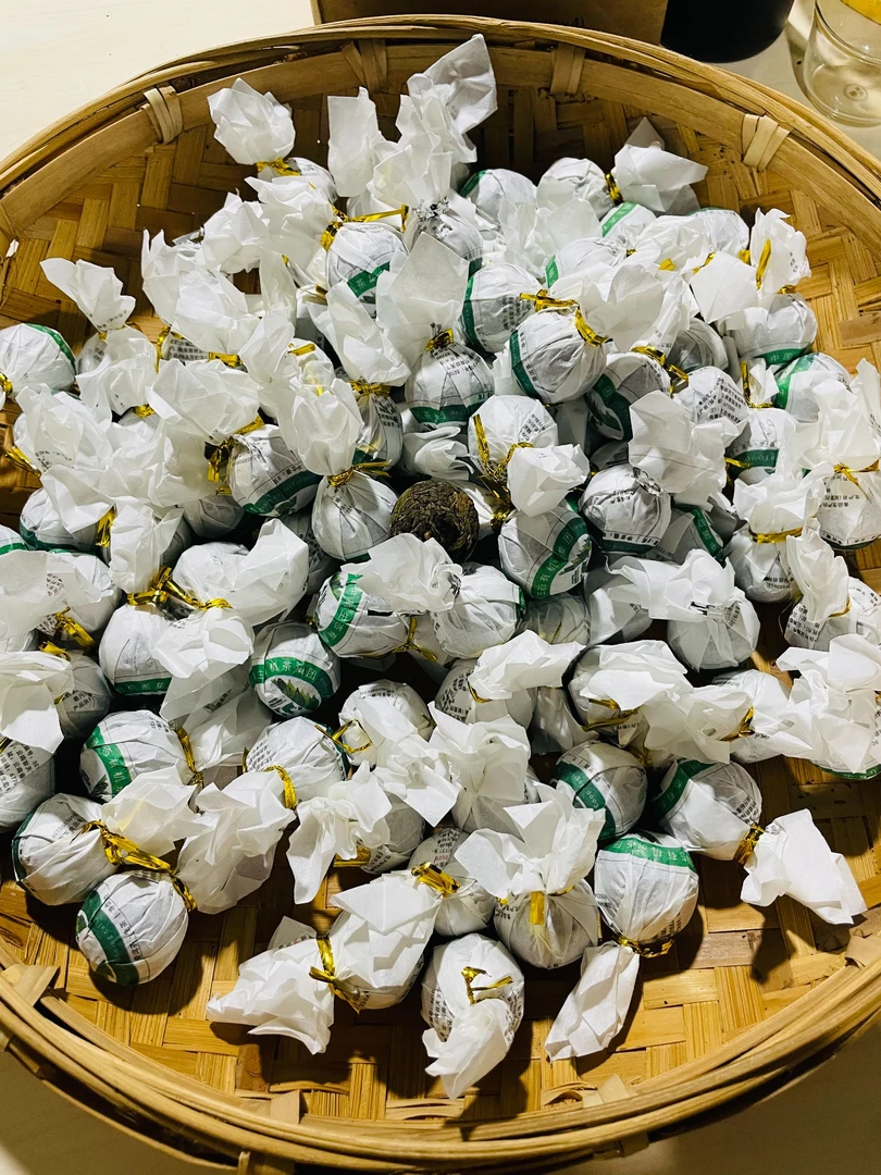 2025年勐库龙珠 普洱生茶50颗