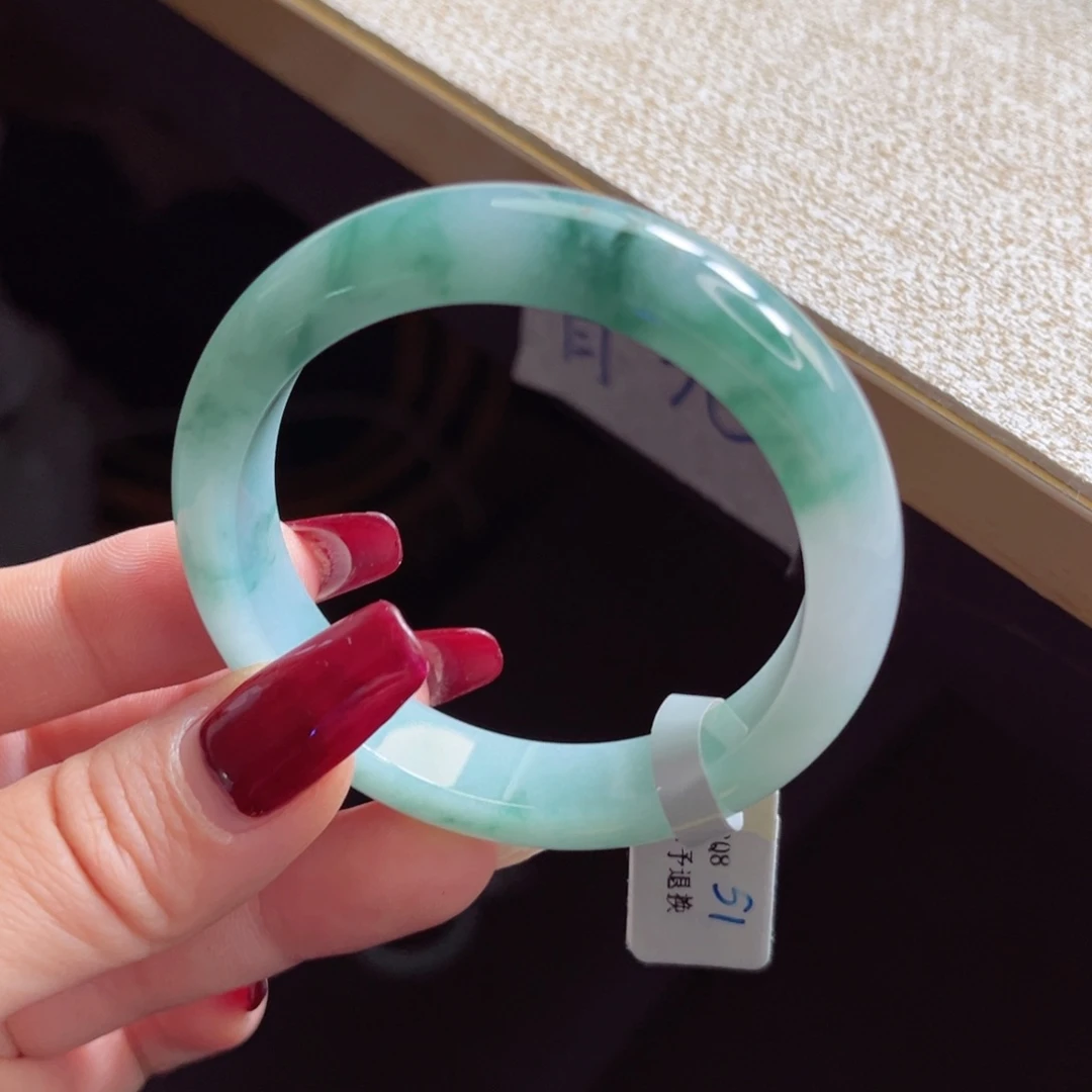 翡翠手镯未镶嵌手镯