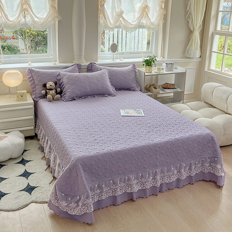 ◇四季款柔软纯色【浪漫紫】有氧提花泡芙棉蕾丝花边绗缝单床盖-F