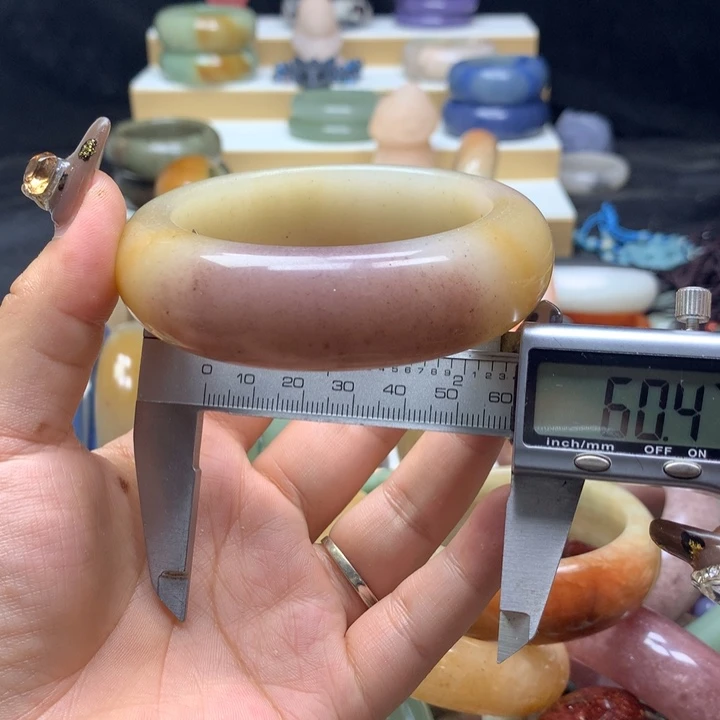 未镶嵌手镯石英质玉