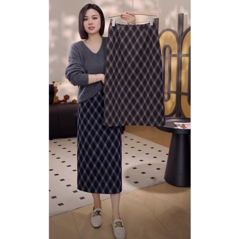 毛呢半身裙女2025新款长裙子秋冬季包臀裙高腰显瘦格子一步a字裙