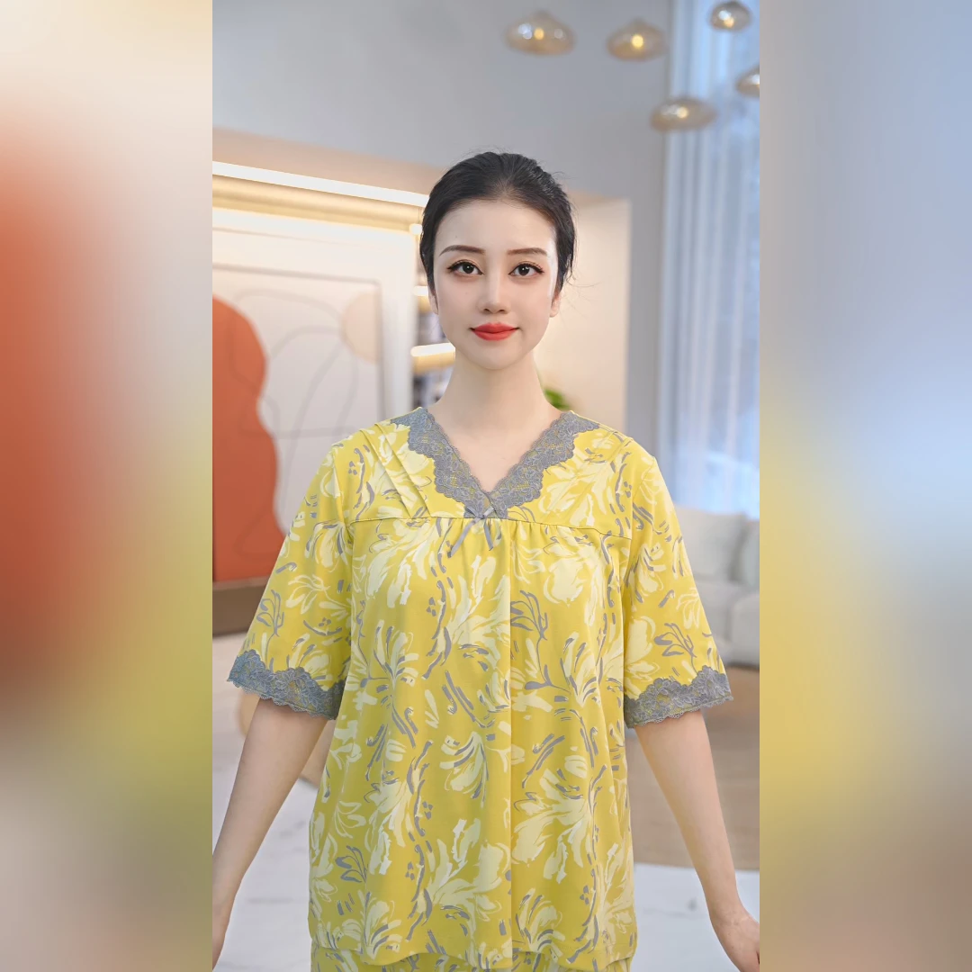 秋鹿丝滑棉印花V领五分袖九分裤女套